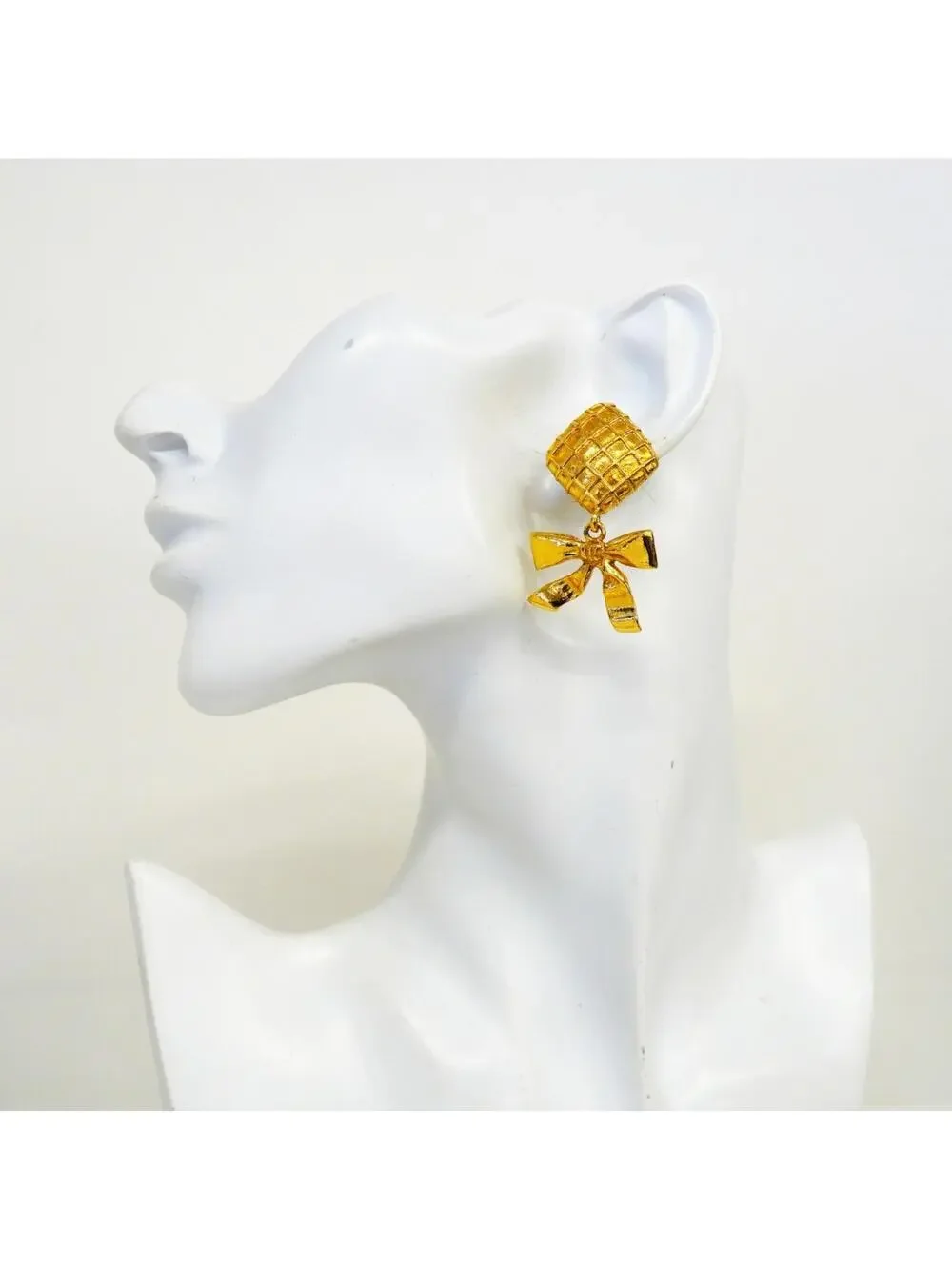 Chanel Earrings Gold-Tone Metal #327435C74B